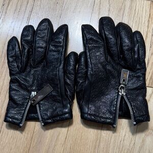 Authentic Gucci Black Leather Gloves embossed with Zipper Accent